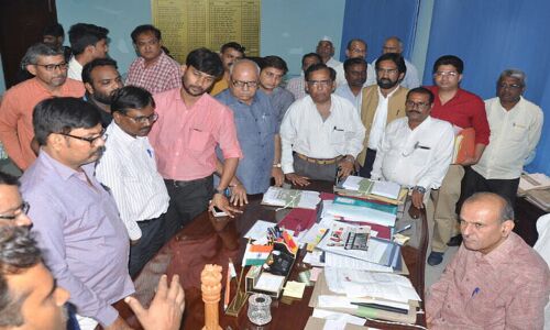 योगीराज: राजधानी लखनऊ में मीडिया हाउस पर गुंडों का धावा, मीडियाकर्मियों की पिटाई, महिला पत्रकारों से अभद्रता:जानिए क्या है मामला