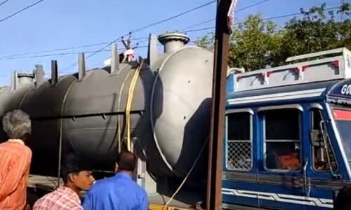 प्रतापगढ़ में हाई वोल्टेज तार गिरने टैंकर चालक की मौत