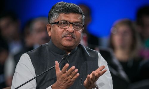 रविशंकर ने कहा- मुस्लिम नहीं देते हमें वोट, फिर भी करते हैं उनका सम्मान रविशंकर ने कहा- मुस्लिम नहीं देते हमें वोट, फिर भी करते हैं उनका सम्मान