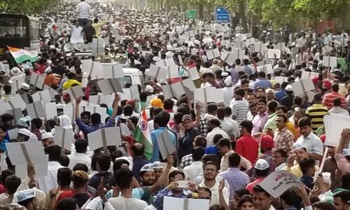 दिल्ली: केजरीवाल के समर्थन में दिल्ली की सड़कों पर उमड़ा जनसैलाब, भाजपा के उड़े होश