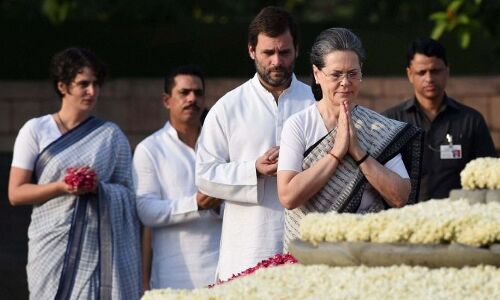 पूर्व PM राजीव गांधी की 27वीं पुण्यतिथि पर भावुक हुए पुत्र राहुल गांधी, कांग्रेस नेताओं ने दी श्रद्धांजलि