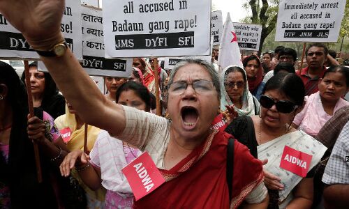 भारत में महिलाओं के खिलाफ अपराध के मामलों में 7.3% बढ़ोतरी, रोजाना औसतन होते हैं 87 रेप