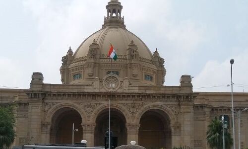 अभी-अभी: यूपी विधानसभा में विस्फोटक मिलने से हड़कंप, सुरक्षा में हुई भारी चूक: पढ़ें पूरी खबर