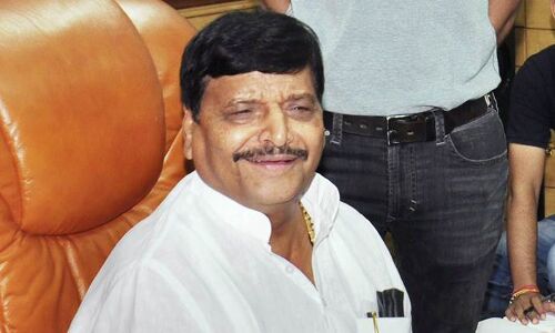 चाचा-भतीजा वार: शिवपाल की फिर गीदड़भभकी, कहा- मुलायम के नेतृत्व में बनेगा नया मोर्चा!