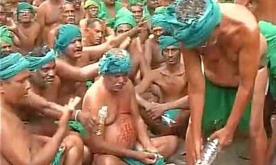 मोदी राज में पेशाब पिने को मजबूर हुए किसान मोदी राज में पेशाब पिने को मजबूर हुए किसान