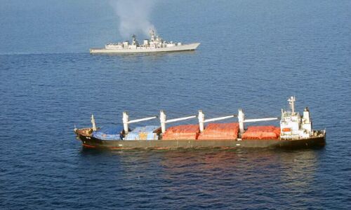 भारतीय-चीनी नेवी ने मिलकर समुद्री लुटेरों का हमला नाकाम किया