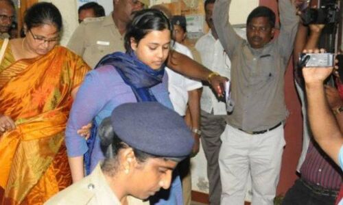 फासिस्ट बीजेपी गवर्नमेंट डाउन-डाउन कहने वाली युवती को मिली जमानत, अब पिता को मिल रही धमकी, सियासत तेज़