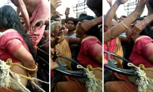 VIDEO: भीड़ तंत्र की शिकार हुई एक और महिला, बच्चा चोरी के शक में पीट-पीट कर मार डाला