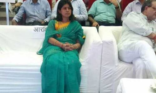 मुख्यमंत्री योगी की सभा में अपमानित हुई मंत्री स्वाति सिंह, गुस्साए सीएम ने मंच पर जगह तक नहीं दी: पढ़ें पूरी खबर