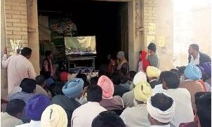 BIG BREAKING: गाँव में बिजली आई तो सब देखने बैठे टीवी, अर्नब की आवाज सुन सहमे समस्त ग्रामीणजनों ने खेतों में ली पनाह BIG BREAKING: गाँव में बिजली आई तो सब देखने बैठे टीवी, अर्नब की आवाज सुन सहमे समस्त ग्रामीणजनों ने खेतों में ली पनाह