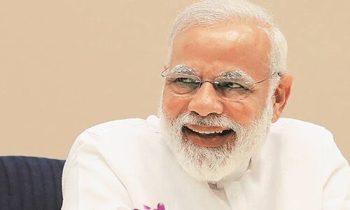 बड़ी खबर: देश को अमीरों के हाथों बेच रही है मोदी सरकार! रेलवे के बाद 15 हवाई अड्डे बेचने की तैयारी