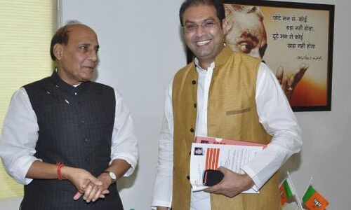 योगीराज: भरष्टाचार के आरोप में फंसा योगी सरकार का मंत्री, विपक्ष के दबाव में बर्खास्त: जानिए क्या है पूरा मामला