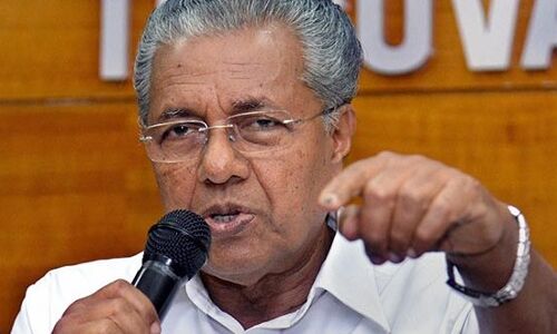 बूचड़खाने नहीं आर एस एस की शाखाएं बंद होनी चाहिए: पी विजयन