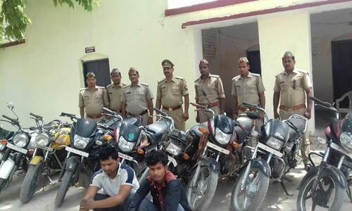देवरिया में पकड़े गए मोटरसाइकिल चोर देवरिया में पकड़े गए मोटरसाइकिल चोर