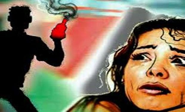 योगीराज: राजधानी लखनऊ में भी सुरक्षित नहीं महिलाएं, सीएम योगी के आश्वाशन के बाद, दोबारा हुआ Acid Attack