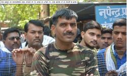 PM मोदी के खिलाफ नामांकन करने वाले तेज बहादुर के खिलाफ अब दर्ज हुआ केस, जानिए क्या है पूरा मामला