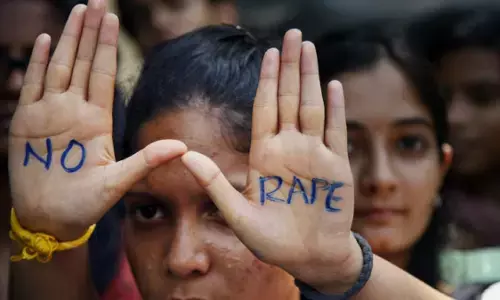 UP : हाथरस गैंगरेप के बाद गांव के दलित परिवारों ने बयां किया दर्द, हम दलित है यही हमारा पाप है