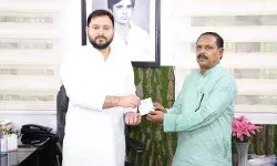 BIHAR: तेजस्वी ने दिया मायावती को बड़ा झटका! BSP के प्रदेश अध्यक्ष भरत बिंद RJD में हुए शामिल