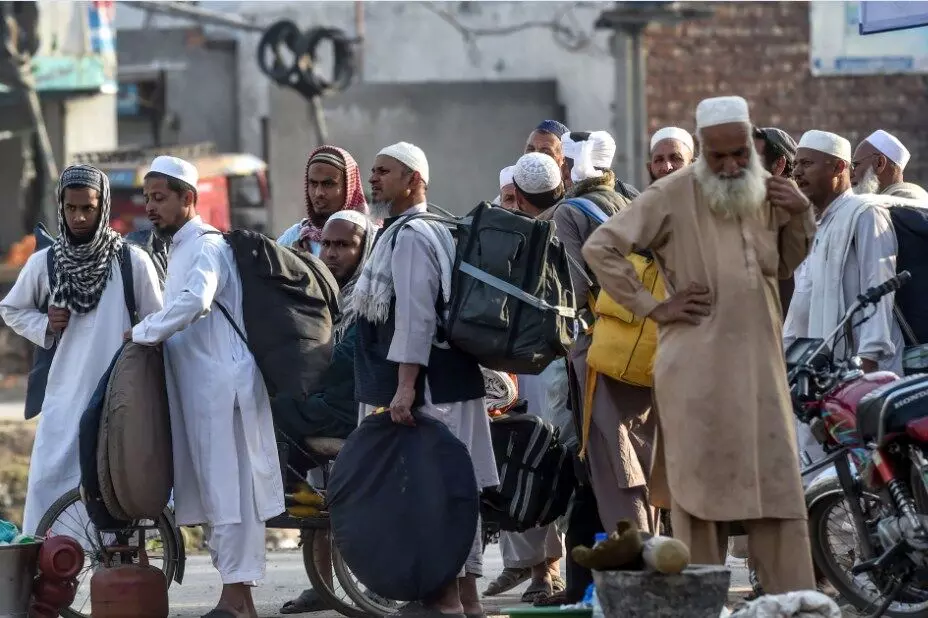 UP : इलाहाबाद हाई कोर्ट से तबलीगी जमात को बड़ी राहत, दर्ज मुकदमें 8 हफ्तों में निपटाए जाएंगे, जानिए क्या है आदेश UP : इलाहाबाद हाई कोर्ट से तबलीगी जमात को बड़ी राहत, दर्ज मुकदमें 8 हफ्तों में निपटाए जाएंगे, जानिए क्या है आदेश