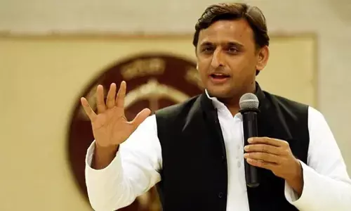 8 बड़ी योजनाएं जिन्हें अखिलेश यादव ने जनता को दिया था, योगी सरकार ने लगा दी ब्रेक