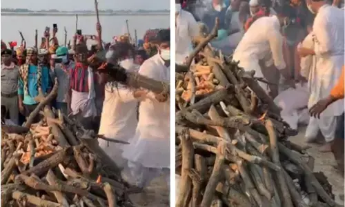 रामविलास पासवान पंचतत्व में विलीन, पिता को मुखाग्नि देने के दौरान बेहोश होकर गिर पड़े चिराग रामविलास पासवान पंचतत्व में विलीन, पिता को मुखाग्नि देने के दौरान बेहोश होकर गिर पड़े चिराग