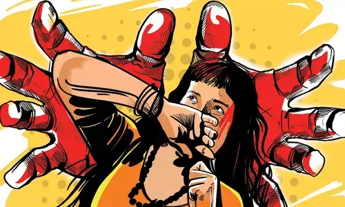 उत्तर प्रदेश में जंगल राज: महिला ग्राम प्रधान के घर में किया पथराव, मारपीट करते हुए फाड़ दिए कपड़े उत्तर प्रदेश में जंगल राज: महिला ग्राम प्रधान के घर में किया पथराव, मारपीट करते हुए फाड़ दिए कपड़े