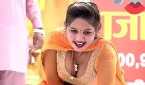 Sunita Baby New Dance Video : सुनिता बेबी रांडा पार्टी गाने पर डांस करके यूट्यूब पर धमाल मचा रही है