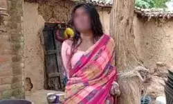 योगीराज : दलित महिला को पेड़ से बांधकर सरेआम पीटा, ये रही छोटी सी वजह योगीराज : दलित महिला को पेड़ से बांधकर सरेआम पीटा, ये रही छोटी सी वजह