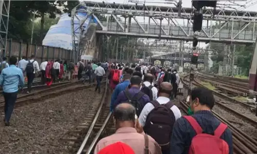 मुंबई में हाहाकार: ग्रिड का झटका बर्दाश्त नहीं कर पाई मायानगरी, सब कुछ हुआ ठप