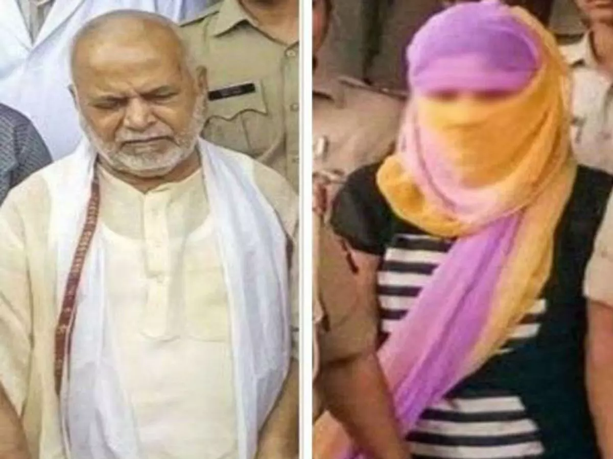 चिन्मयानंद केस: रेप के आरोप से मुकरी एलएलबी छात्रा, सरकारी वकील का आरोप- कोर्ट के बाहर दोनों में हुआ समझौता चिन्मयानंद केस: रेप के आरोप से मुकरी एलएलबी छात्रा, सरकारी वकील का आरोप- कोर्ट के बाहर दोनों में हुआ समझौता