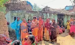 अंधविश्वास:रात में शौच करने गई बच्ची को सांप ने काटा, झाड़-फूंक में हो गई मौत अंधविश्वास:रात में शौच करने गई बच्ची को सांप ने काटा, झाड़-फूंक में हो गई मौत