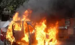 दर्दनाक: महाराष्ट्र में NCP नेता संजय शिंदे की गाड़ी में शॉर्ट सर्किट से लगी आग, जिंदा जले दर्दनाक: महाराष्ट्र में NCP नेता संजय शिंदे की गाड़ी में शॉर्ट सर्किट से लगी आग, जिंदा जले