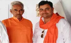 UP में जंगलराज: गोलियों की तड़तड़ाहट से दहल उठा बलिया, कथित BJP नेता ने UP पुलिस के सामने मारी गोली, एक की मौत UP में जंगलराज: गोलियों की तड़तड़ाहट से दहल उठा बलिया, कथित BJP नेता ने UP पुलिस के सामने मारी गोली, एक की मौत