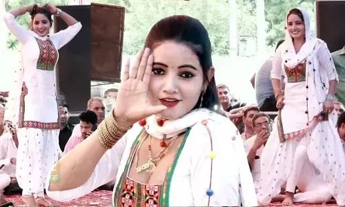 Sunita Baby Sexy Hot Haryanvi Song: Goli Chal Javegi पर सुनीता बेबी ने किया गदर डांस, धमाकेदार वीडियो हुआ वायरल