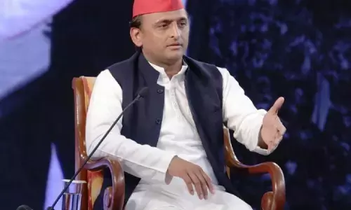 बलिया कांड: अखिलेश यादव ने योगी पूछा- क्या एनकाउंटरवाली सरकार अपने लोगों की गाड़ी भी पलटाती है या नहीं? बलिया कांड: अखिलेश यादव ने योगी पूछा- क्या एनकाउंटरवाली सरकार अपने लोगों की गाड़ी भी पलटाती है या नहीं?