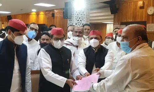 राज्यसभा के लिए सपा प्रत्याशी रामगोपाल यादव ने किया नामांकन, अखिलेश यादव भी रहे मौजूद