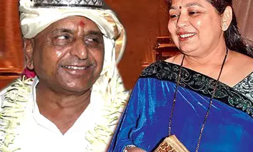 कैसे शादीशुदा मुलायम साधना गुप्ता (Sadhna Gupta) के करीब आए थे, पढ़ें कुछ मज़ेदार FACTS