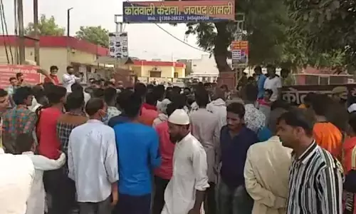 योगीराज: समाजवादी MLA नाहिद हसन पर योगी की पुलिस ने दर्ज किया FIR, पुलिस पर रिश्वत और निर्दोश को जेल भेजने का लगाया था आरोप योगीराज: समाजवादी MLA नाहिद हसन पर योगी की पुलिस ने दर्ज किया FIR, पुलिस पर रिश्वत और निर्दोश को जेल भेजने का लगाया था आरोप