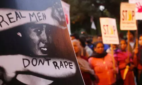 UP Crime : 4 साल के मासूम की रेप के बाद हत्या, भीड़ ऐसी हैवनियत की रोंगटे खड़े हो जायेंगे UP Crime : 4 साल के मासूम की रेप के बाद हत्या, भीड़ ऐसी हैवनियत की रोंगटे खड़े हो जायेंगे