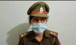 योगीराज: जब थाने में सुरक्षित नहीं एंटी रोमियों महिला प्रभारी तो कैसे मिलेगा बेटियों को न्याय? योगीराज: जब थाने में सुरक्षित नहीं एंटी रोमियों महिला प्रभारी तो कैसे मिलेगा बेटियों को न्याय?