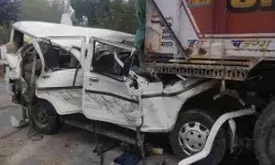 14 killed in horrific road accident in Pratapgarh, Akhilesh Yadav expressed grief 14 killed in horrific road accident in Pratapgarh, Akhilesh Yadav expressed grief