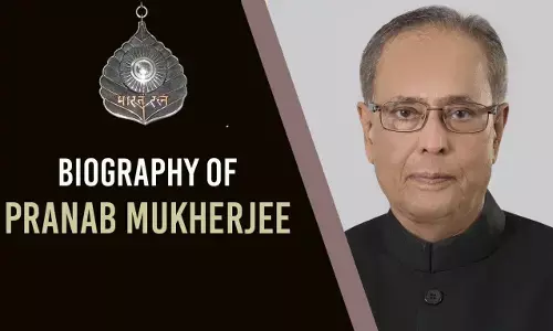 Pranab Mukherjee Biography in Hindi प्रणब मुखर्जी की जीवनी Pranab Mukherjee Biography in Hindi प्रणब मुखर्जी की जीवनी