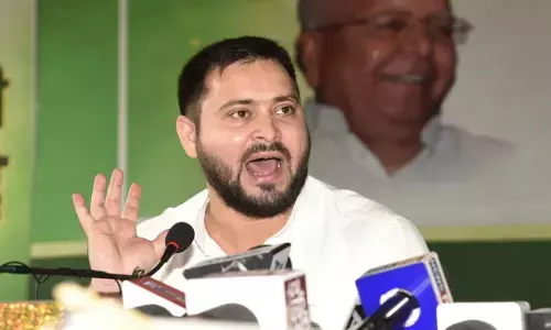 तेजस्वी यादव का ऐलान, 1 माह के अंदर 19 लाख बेरोजगारों को रोजगार नहीं मिला तो सड़कों पर आंदोलन करेंगे तेजस्वी यादव का ऐलान, 1 माह के अंदर 19 लाख बेरोजगारों को रोजगार नहीं मिला तो सड़कों पर आंदोलन करेंगे