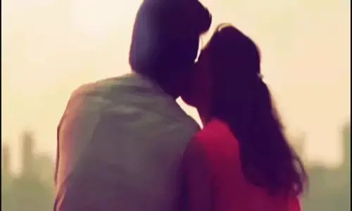 नवादा : नवविवाहित मामी पर चढ़ा इश्क का बुखार, भांजे के साथ हुई फरार नवादा : नवविवाहित मामी पर चढ़ा इश्क का बुखार, भांजे के साथ हुई फरार