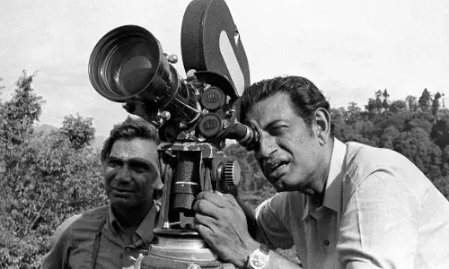 Satyajit Ray Biography in Hindi | सत्यजीत राय का जीवन परिचय Satyajit Ray Biography in Hindi | सत्यजीत राय का जीवन परिचय