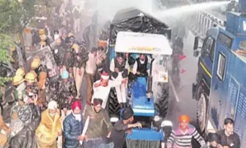 Farmers Protest Update: किसानों का ऐलान, आज करेंगे दिल्ली जाम, मोदी सरकार कर सकती है ये नई पहल Farmers Protest Update: किसानों का ऐलान, आज करेंगे दिल्ली जाम, मोदी सरकार कर सकती है ये नई पहल