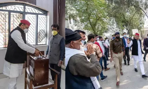 Akhilesh Yadav Cast Vote Akhilesh Yadav Cast Vote