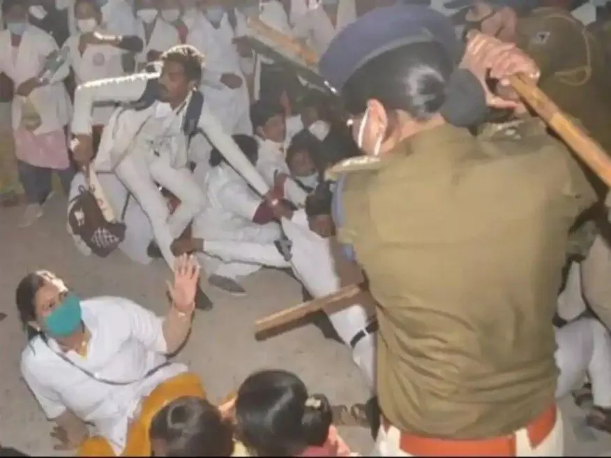 lathicharge on corona warriors health workers in bhopal demanding to meet cm shivraj