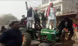 सपा का आंदोलन: रायबरेली में उतरा कार्यकर्ताओं का सैलाब, विरोध में प्रदर्शन जारी सपा का आंदोलन: रायबरेली में उतरा कार्यकर्ताओं का सैलाब, विरोध में प्रदर्शन जारी