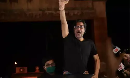 सुप्रीम कोर्ट से अर्नब गोस्वामी को बड़ा झटका – FIR रद्द करने की याचिका पर सुनवाई से किया मना सुप्रीम कोर्ट से अर्नब गोस्वामी को बड़ा झटका – FIR रद्द करने की याचिका पर सुनवाई से किया मना